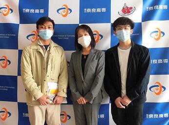 校長とマレーシア留学生２