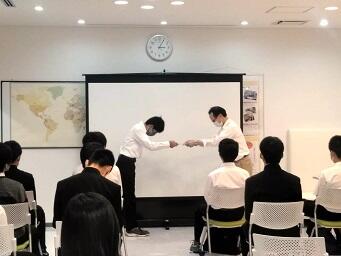 履修認定書授与の様子