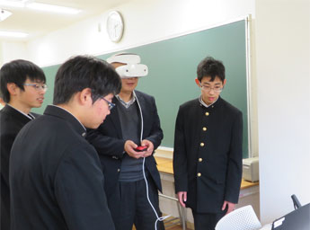 報告会2018_011_バーチャルテキサン体験(西口同窓会長)
