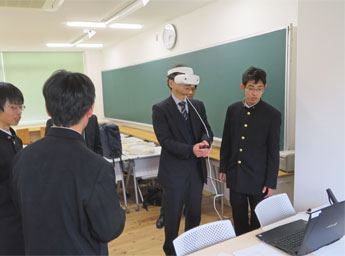 報告会2018_012_バーチャルテキサン体験(片倉学生主事)
